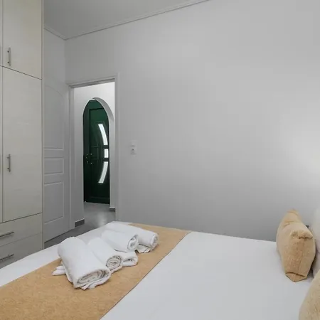 Emanouela'S Apartement In The Center Of Adamas Exterior photo