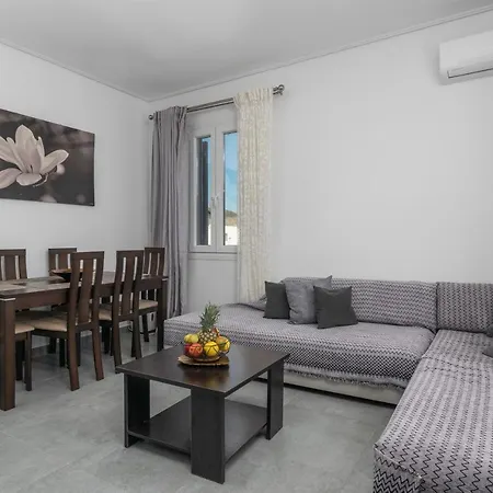 Emanouela'S Apartement In The Center Of Adamas Exterior photo