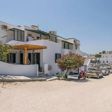 Emanouela'S Apartement In The Center Of Adamas Exterior photo