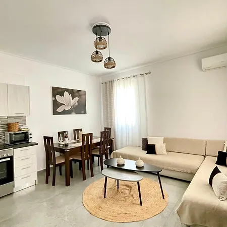 Emanouela'S Apartement In The Center Of Adamas Exterior photo